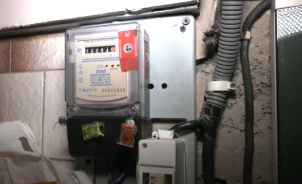 Показы электросчетчиков будут фиксировать по-новому: энергетики предупредили потребителей