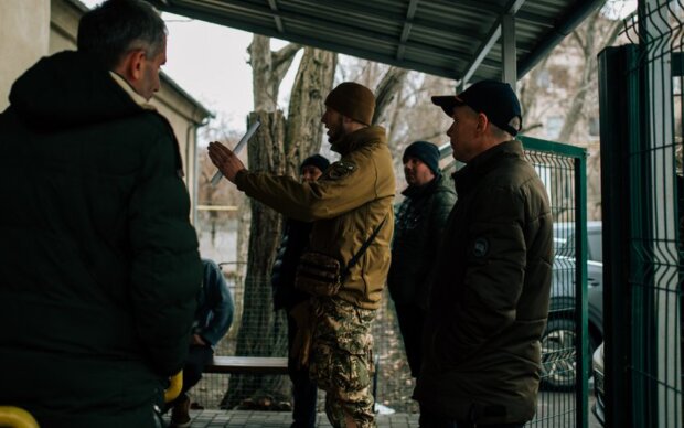 Доставлять на ВЛК силою? Що загрожує українським чоловікам, які не прийдуть у ТЦК за повісткою