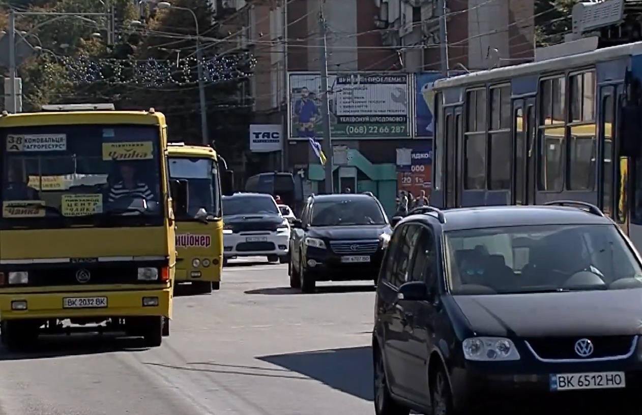 Новий графік руху транспорту у Харкові: які тролейбуси повертаються на маршрути