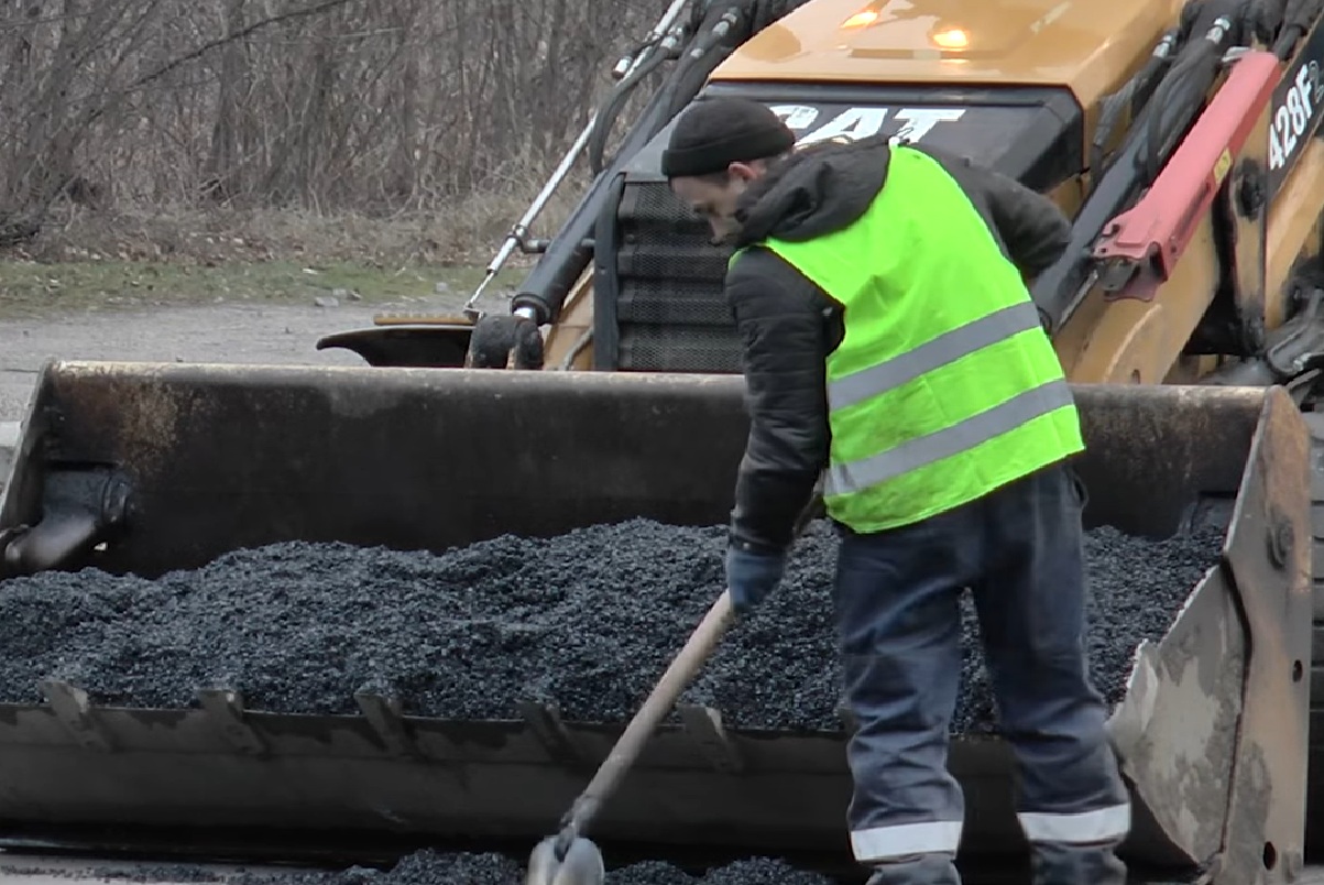 У Дніпрі перекриють рух транспорту: названо дати, коли планується ввести обмеження