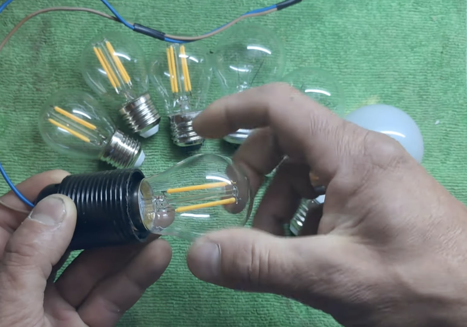 Графік відключення світла в Сумській області на 19 листопада: електрика буде відсутня більшу частину дня