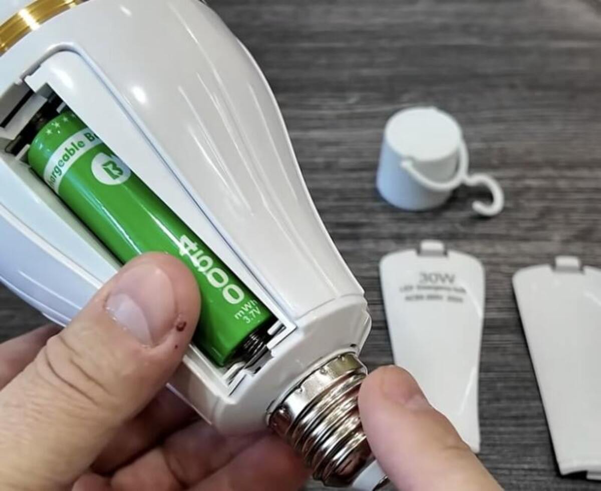 Графік відключення світла у Одеській області на 27 листопада: хто саме буде 11 годин поспіль без електрики