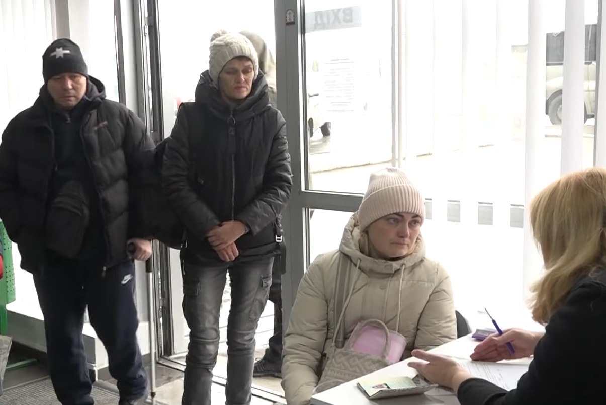 Безкоштовні продукти для ВПО у Дніпрі: як отримати необхідну допомогу, покрокова інструкцію