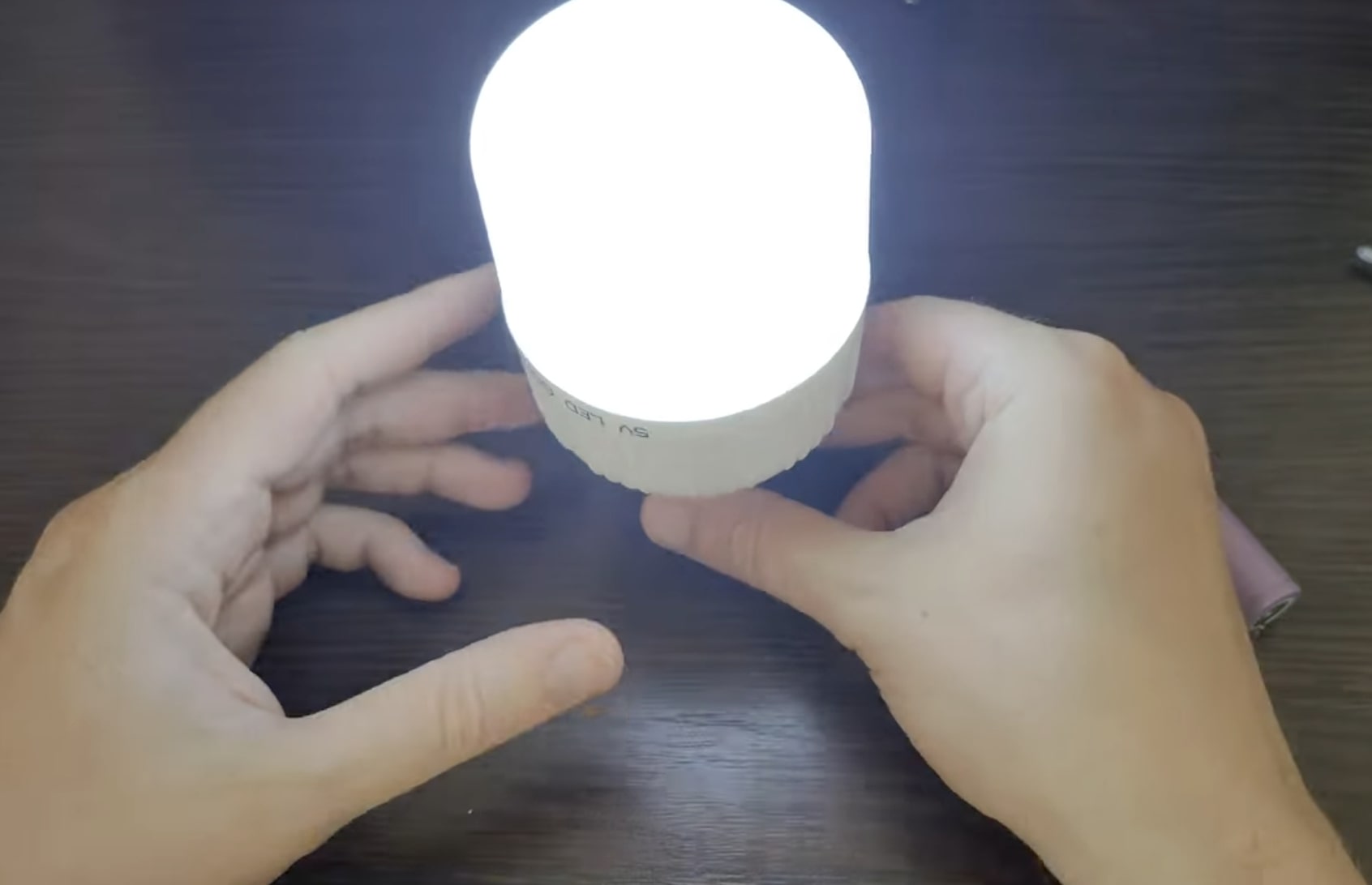 Графік відключення світла в Житомирській області на 28 листопада: кому доведеться провести багато годин поспіль без електрики