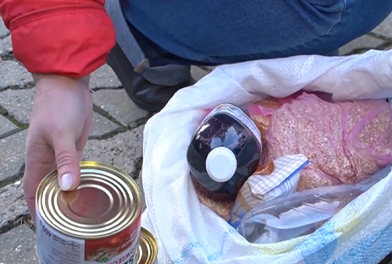 Безкоштовні продукти для пенсіонерів в Одесі: кому з літніх українців доступні пакунки з їжею