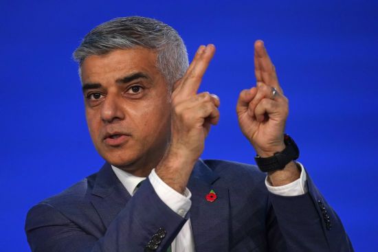 Мер Лондона вирішив все ж таки передати Україні автомобілі, про які просив Кличко